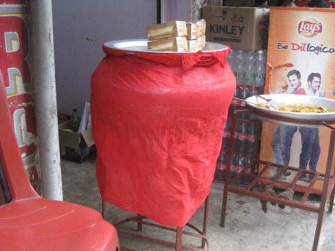 Another roadside haandi of Biryani covered in red cloth that I was talking about. 